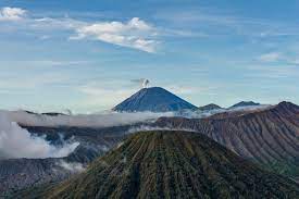 Misteri Gunung Semeru, Penampakan Penunggu hingga Pesan Mbah Dipo