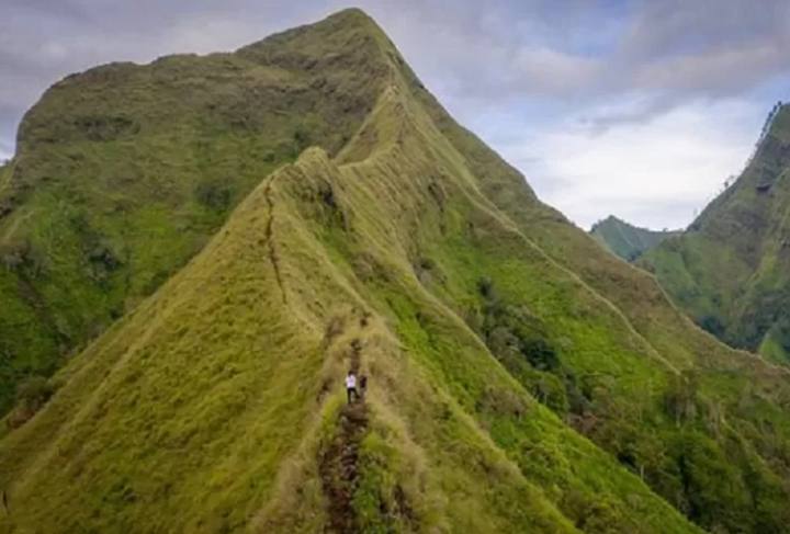 Merinding… Ini Sederet Misteri Gunung Piramid Bondowoso