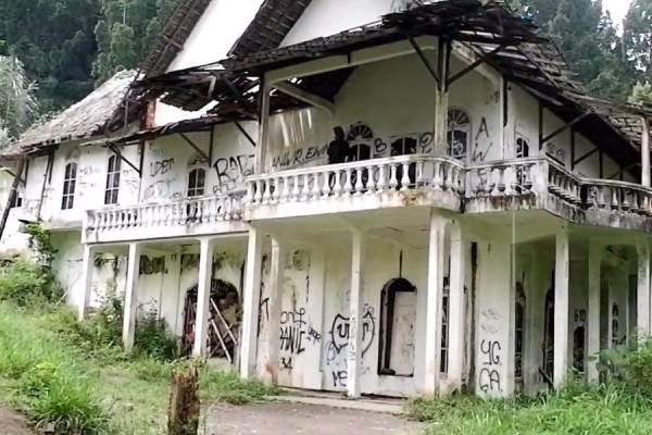 Misteri Rumah yang Berada di Kaliurang: Pesona Angker di Balik Bangunan Terbengkalai