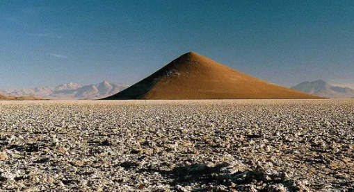 Mengenal Cono de Arita, Piramida Misterius di Dataran Garam Argentina