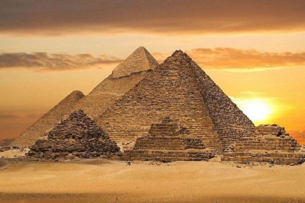 Keajaiban Kuno yang Abadi: Mengungkap Misteri Piramida Giza di Mesir